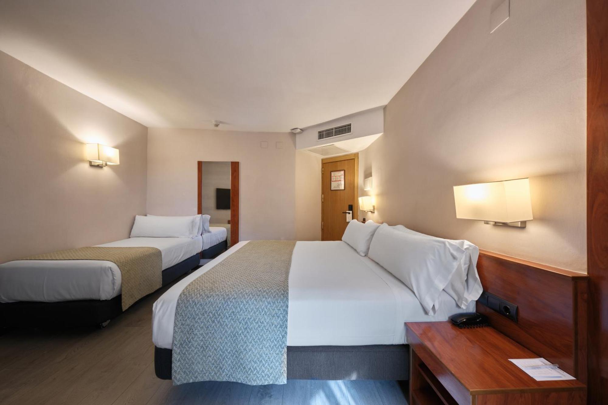 Catalonia Park Putxet Hotel Barcelona Exterior photo