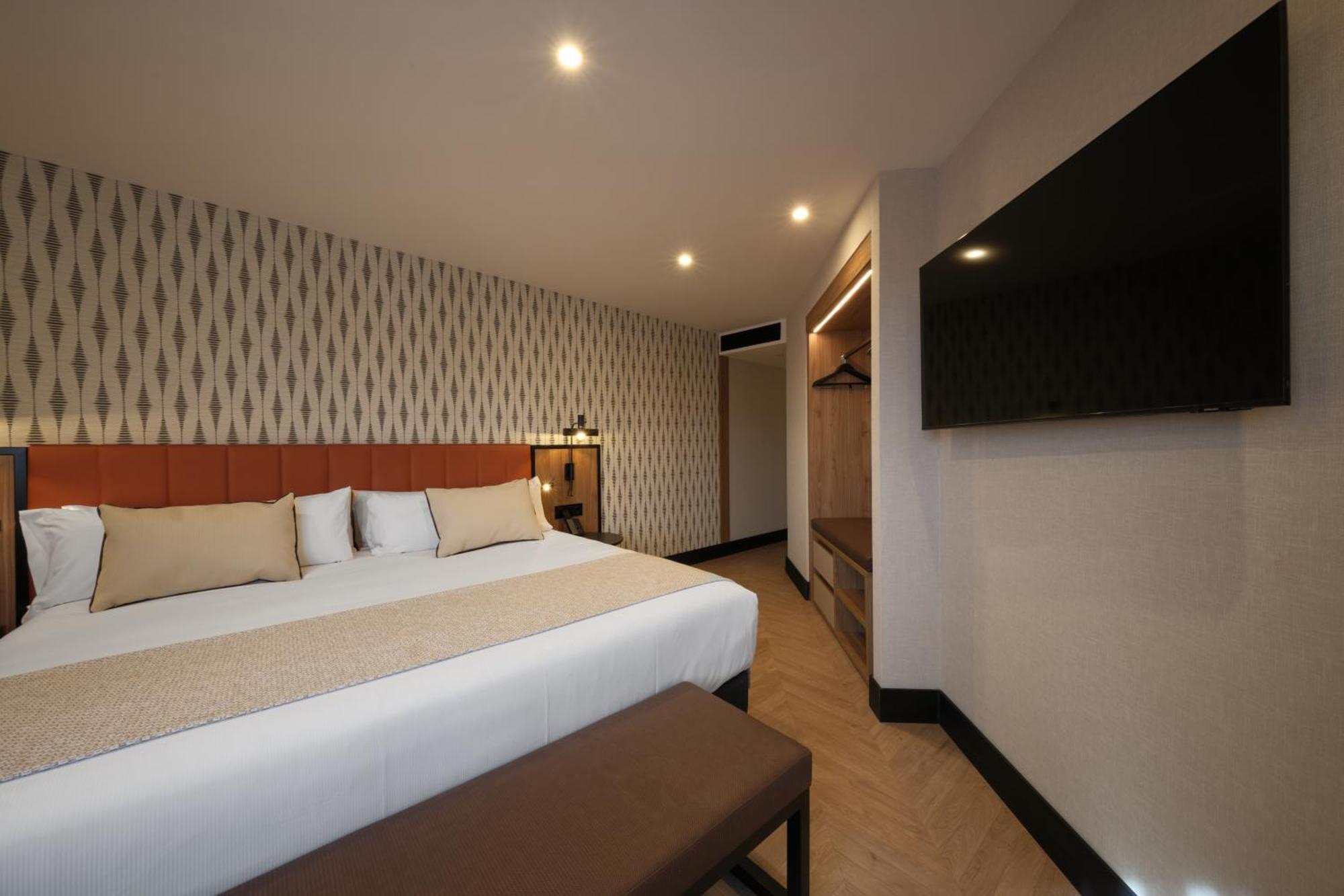 Catalonia Park Putxet Hotel Barcelona Exterior photo